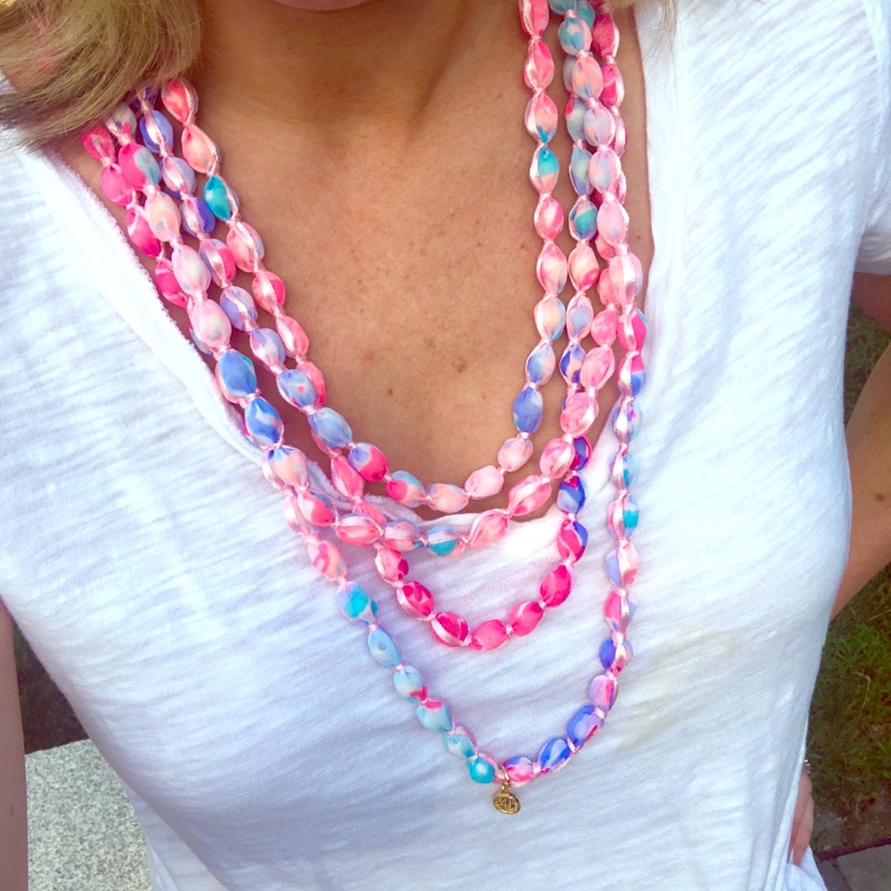 Lilly Pulitzer wrap necklace 🌺